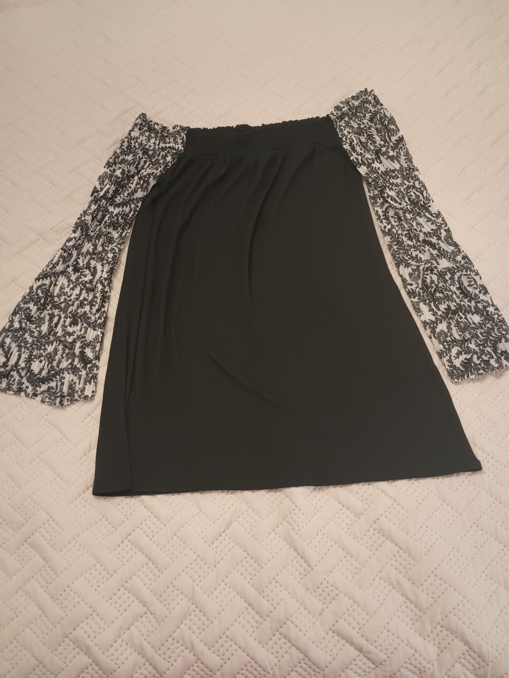 White House Black Market Black with Patterned Sleeves Off Shoulders Blouse XS